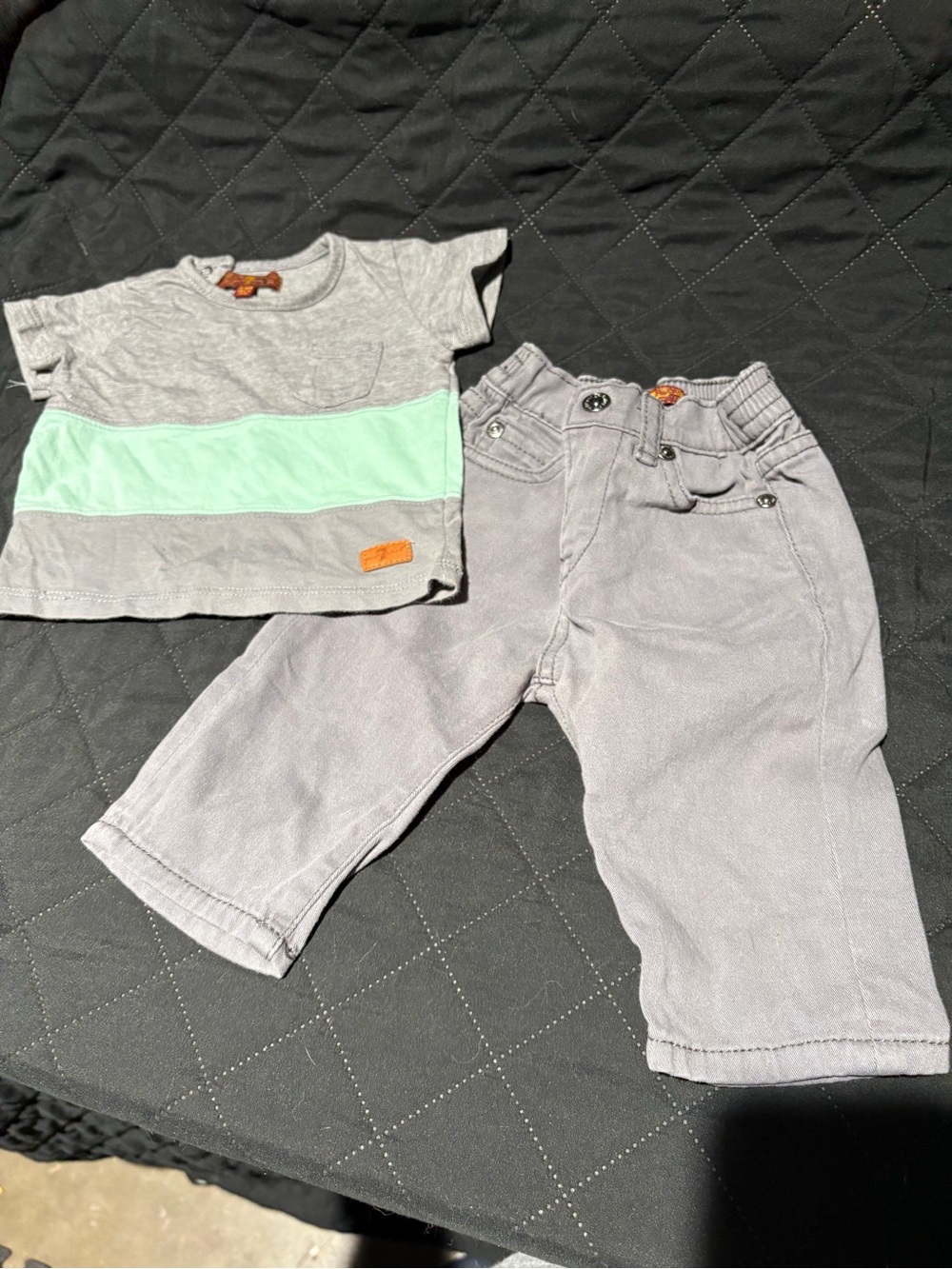 7 For All Mankind grey t-shirt with a green stripe and matching gray pants